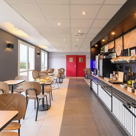 فندق Compiegne 3*